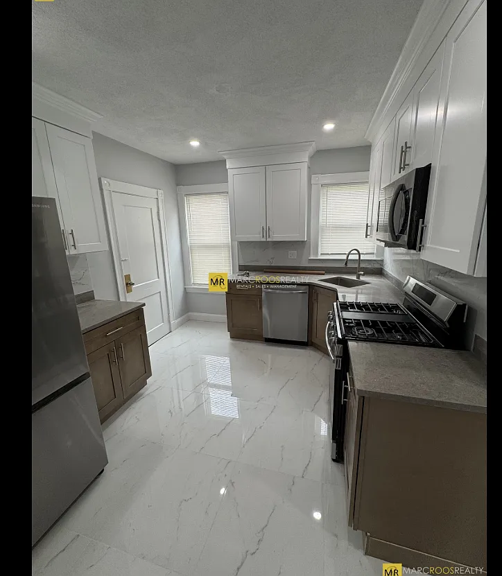 1 bed, 9999 sqft, $1,300 — Photo 2
