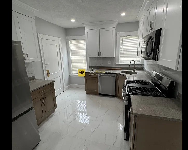 14 Hamilton Rd #14 — Photo 2