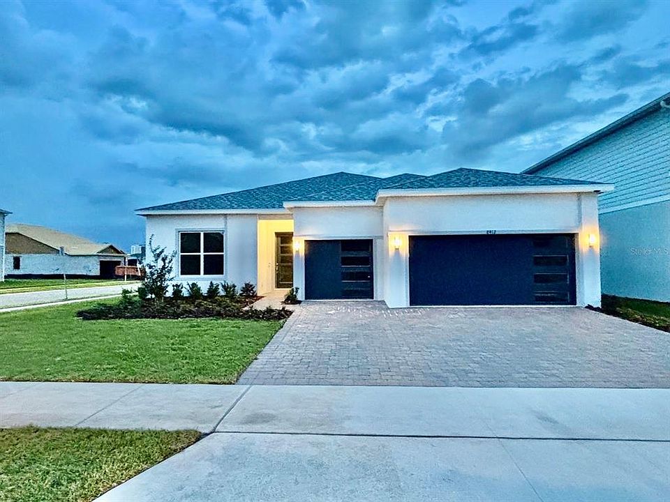 1st image of 8412 Park Cliff Way