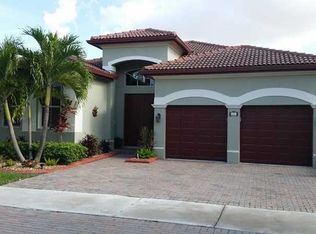 8810 NW 178th Ln, Miami Lakes, FL 33018