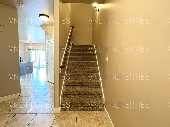 4th image of 4665 Rimrock Dr