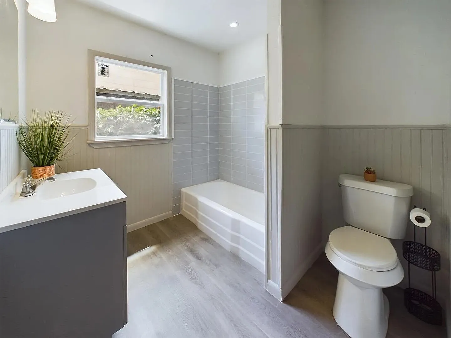 3 bedroom 2 bath Maxey Park Home in the Medical District! — Photo 2