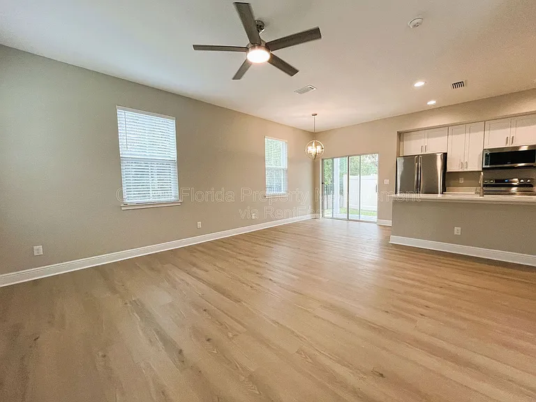 2220 S Bumby Ave #120 — Photo 5