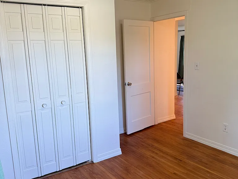 downstairs bedroom 2