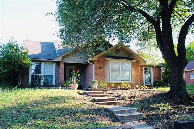 1st image of 1406 Beverly Dr