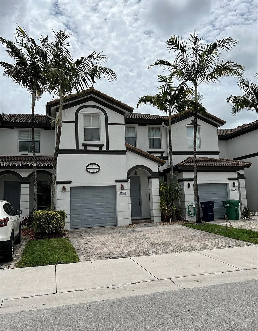 Doral Isles North Sec Two — Photo 1