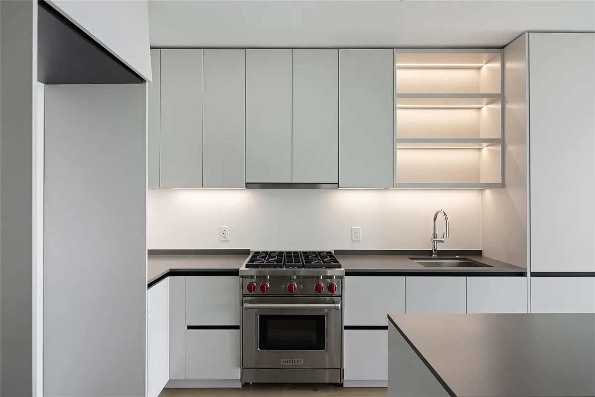 Building Photo - 610 Davis St #2909