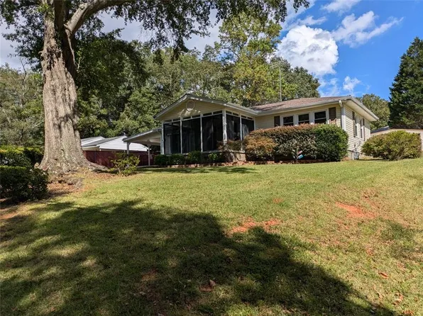 11 Elm Cir, Newnan, GA 30263