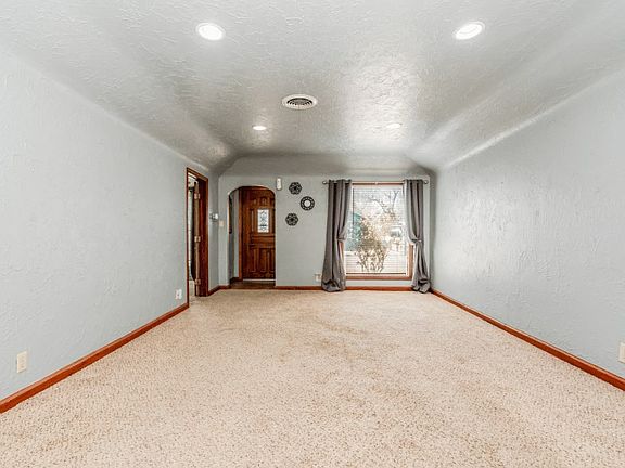 3rd image of 607 Oatis Ave