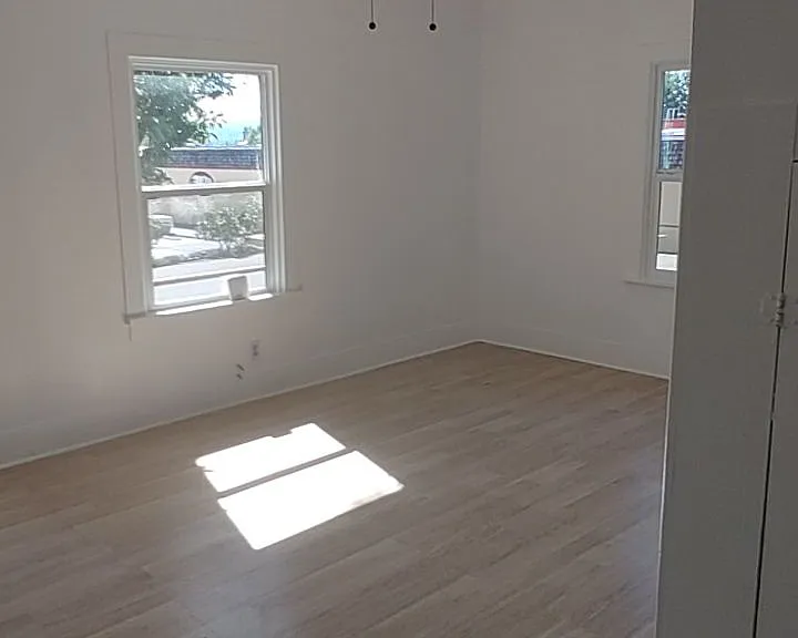 214 E 11th St #1 — Photo 13