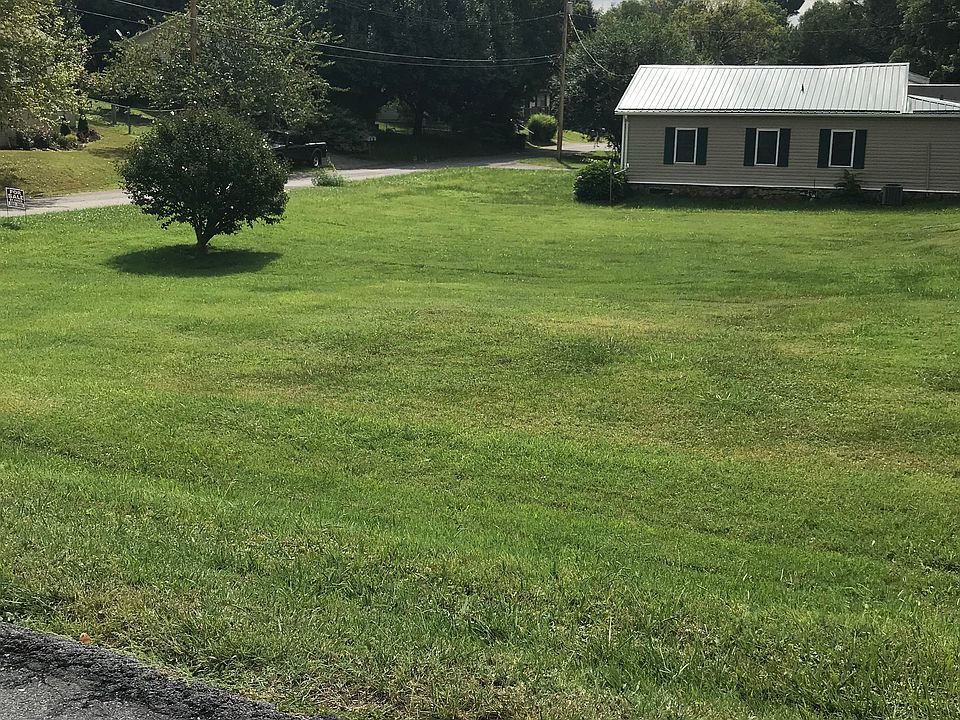 1st image of 312 11th Ave E