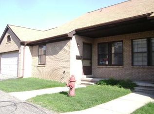 2035 N Roman Ct, Warren, MI 48092