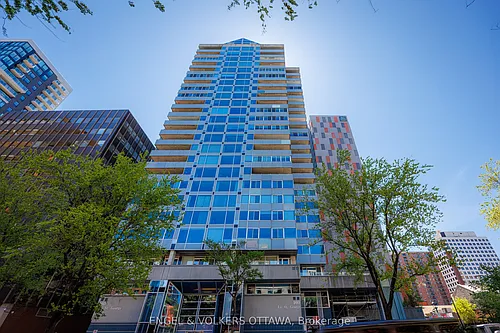 160 George St #2404 Photo 1