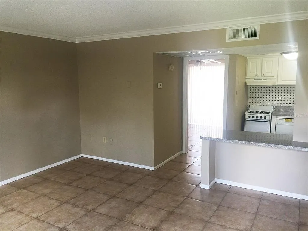 129 Blue Pointe Way #220 - 220 — Photo 2