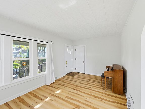 4th image of 1514 S 36th STREET