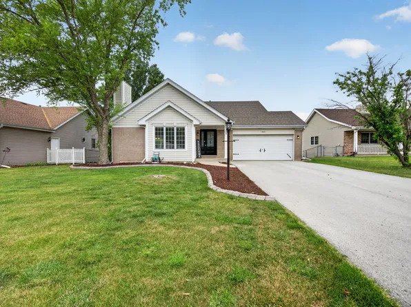 882 Wilshire Ln, Crete, IL 60417