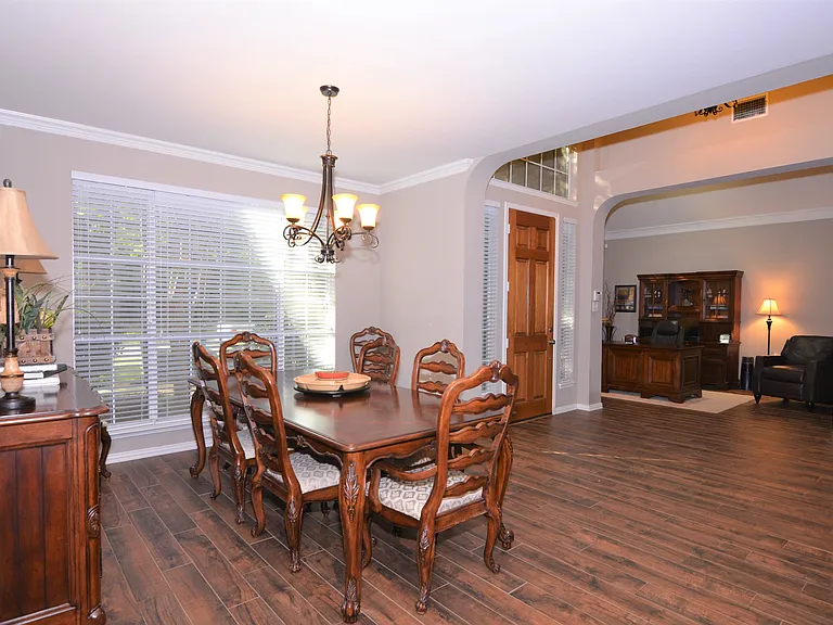 2412 Clearwood Ln — Photo 22
