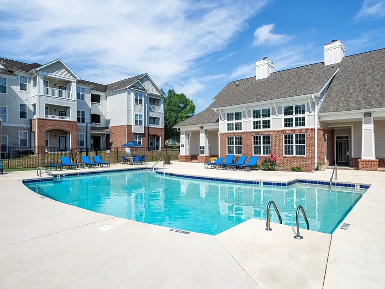 Falls Creek Apartments and Townhomes — Photo 1