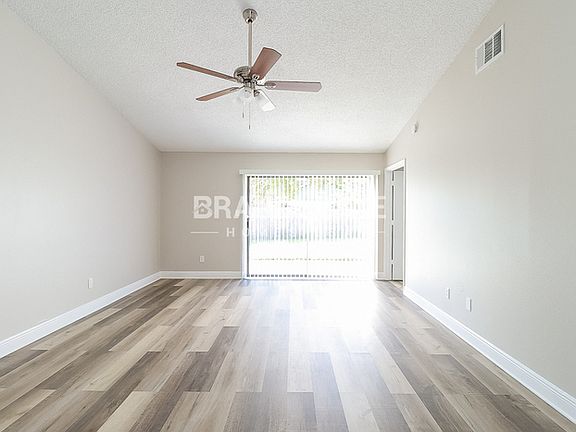 5th image of 1019 Wainright Dr