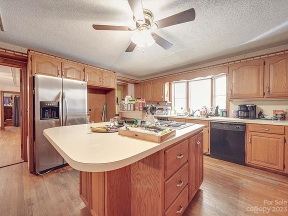5th image of 2701 Sparks Dr