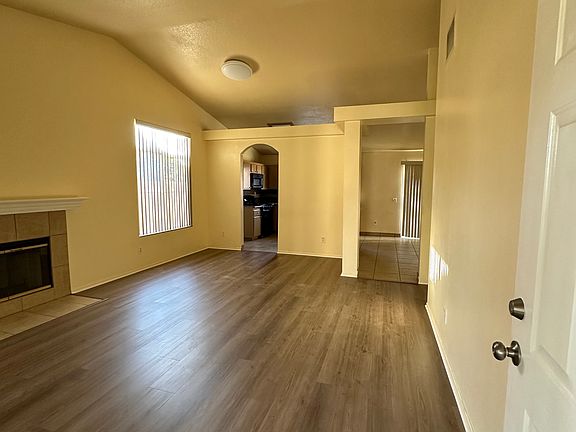 5th image of 17552 Iris Dr