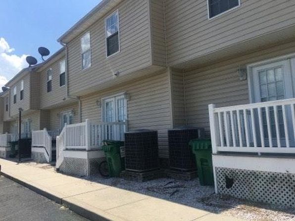 735 West Rd #Townhouse