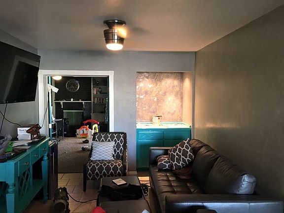 4th image of 1501 Clausen Dr