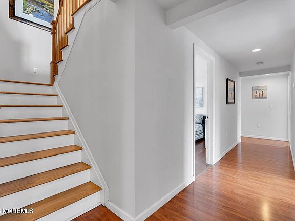 4th image of 27 Arnold Ave
