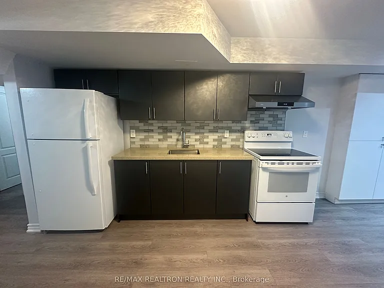 372 Mantle Ave #BASEMENT — Photo 5