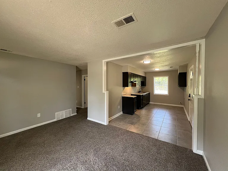 5275 Bradcliff St — Photo 3