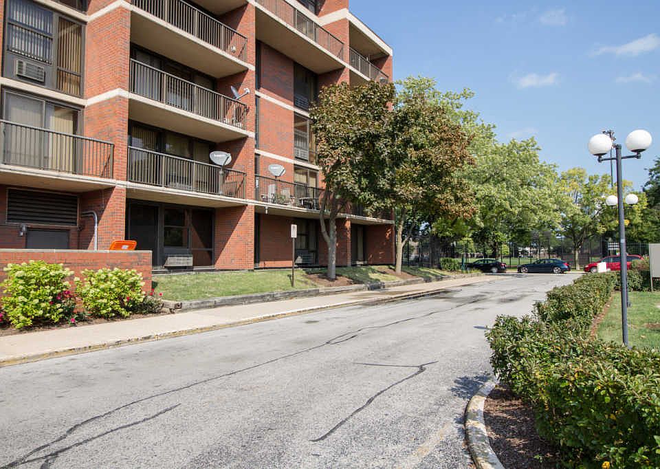 1st image of 3041 S Michigan Ave Unit 502