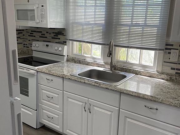 4th image of 614 Tanglewood St #5