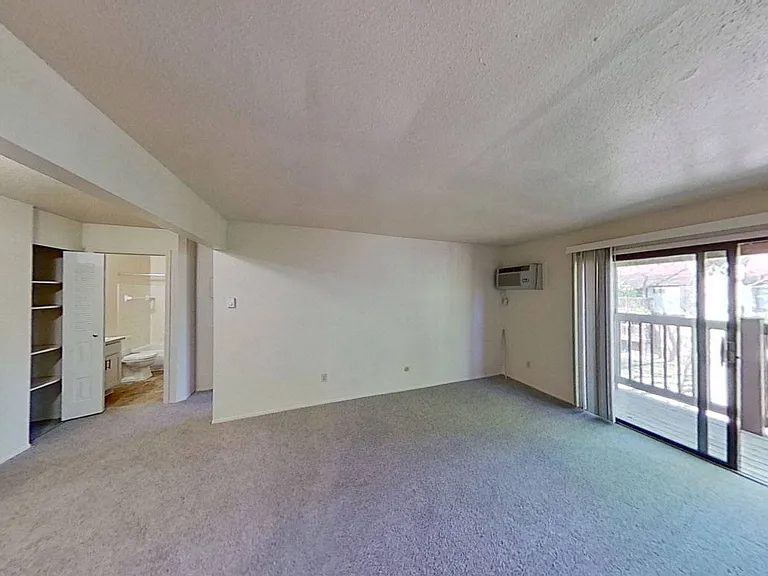 Hickory Village Apartments — Photo 49