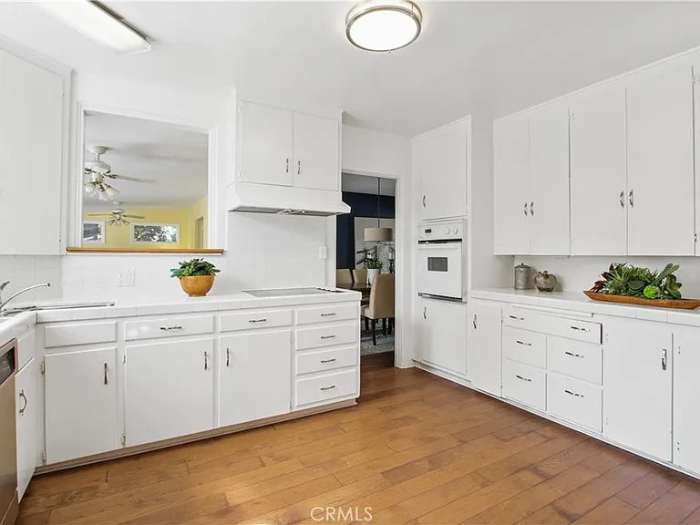 1900 Kerns Ave — Photo 5