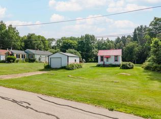 112 Kellstrom Rd, Iron River, MI 49935