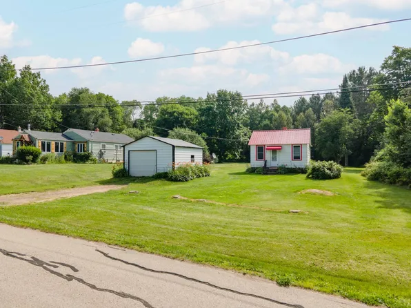 112 Kellstrom Rd, Iron River, MI 49935