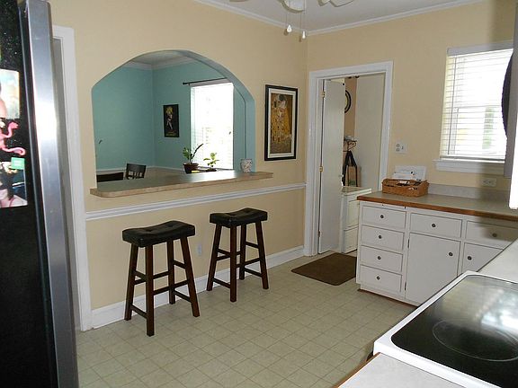 5th image of 308 S Audubon Ave