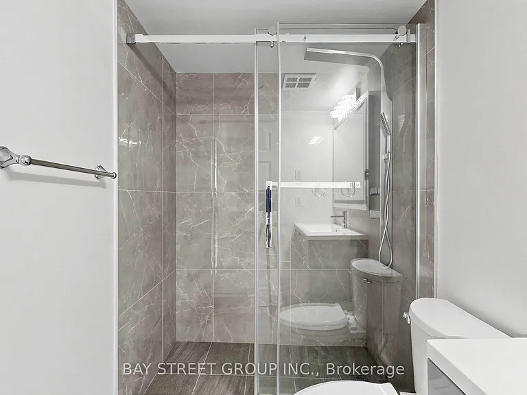 1001 Cedarglen Gate #Penthouse 720 — Photo 26