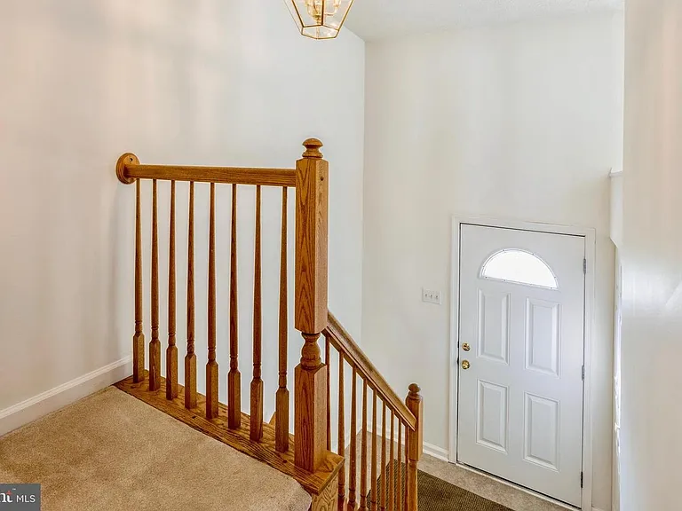 8 Tatler Pl — Photo 48