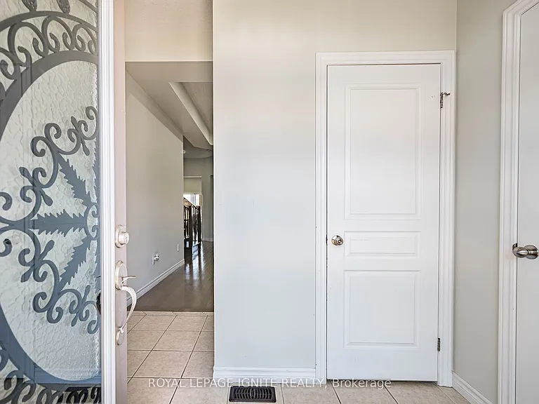 18 Monkton Cir — Photo 5