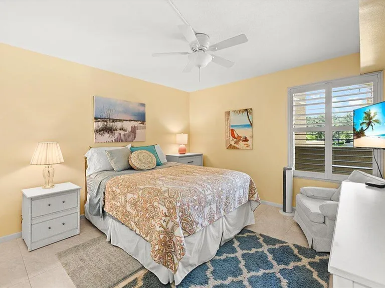 5851 Camino Del Sol #203 — Photo 21