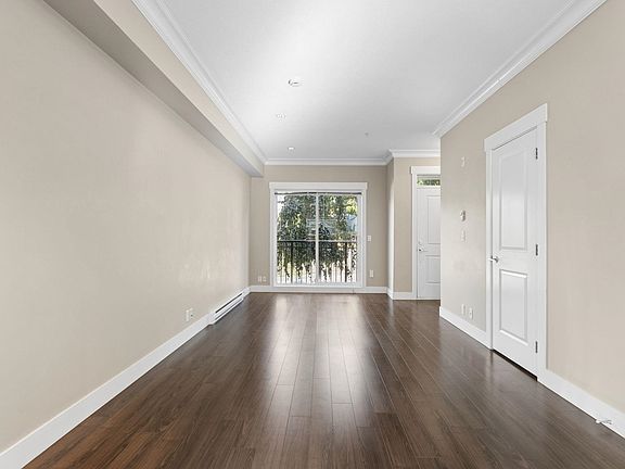 3rd image of 838 Royal Ave #4