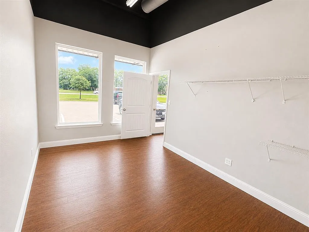 Studio, 2500 sqft, $2,800 — Photo 3