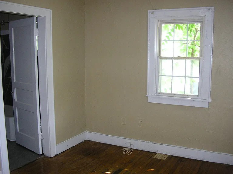 1204 Fair St — Photo 3