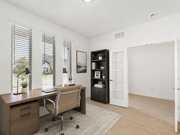 5th image of 2020 Stonebrook St