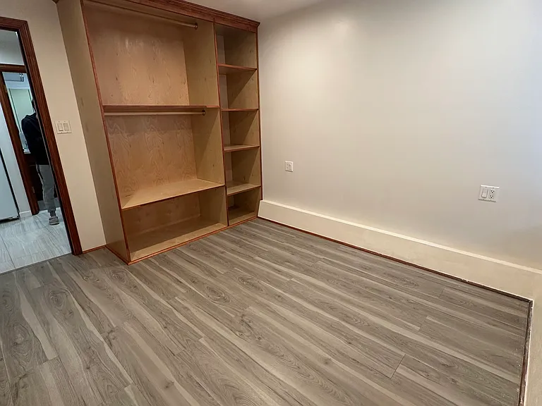 137 Miriam St — Photo 3