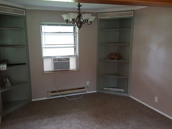 Dining Rm w/Built-ins