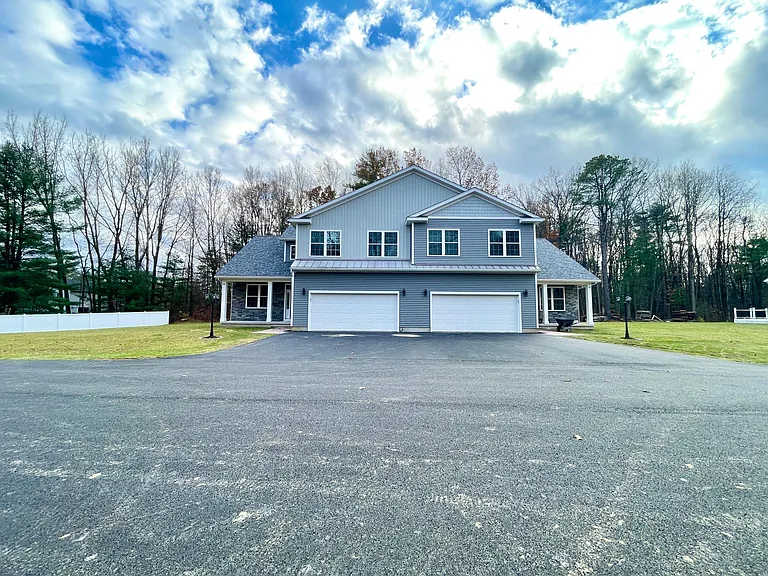 9 Poplar Dr #A — Photo 2