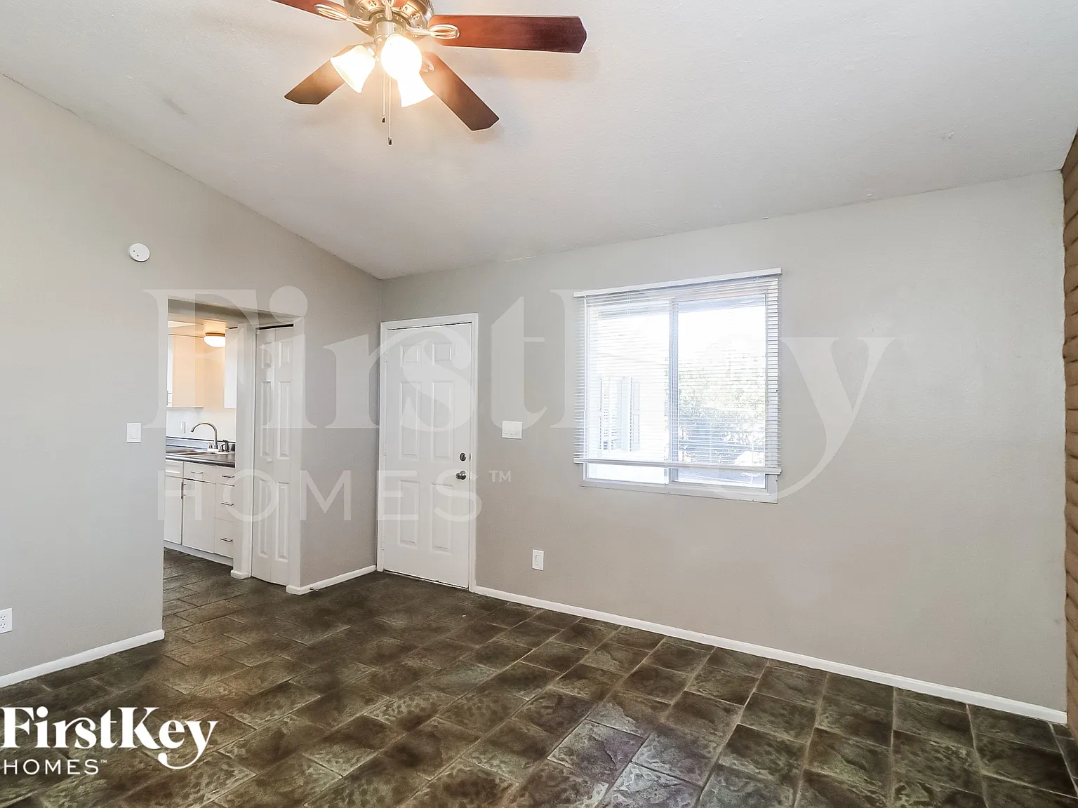 4 bed, 2.0 bath, 1579 sqft, $2,080 — Photo 2