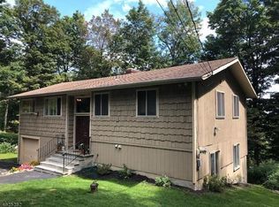 558 Grandview Dr, Highland Lakes, NJ 07422